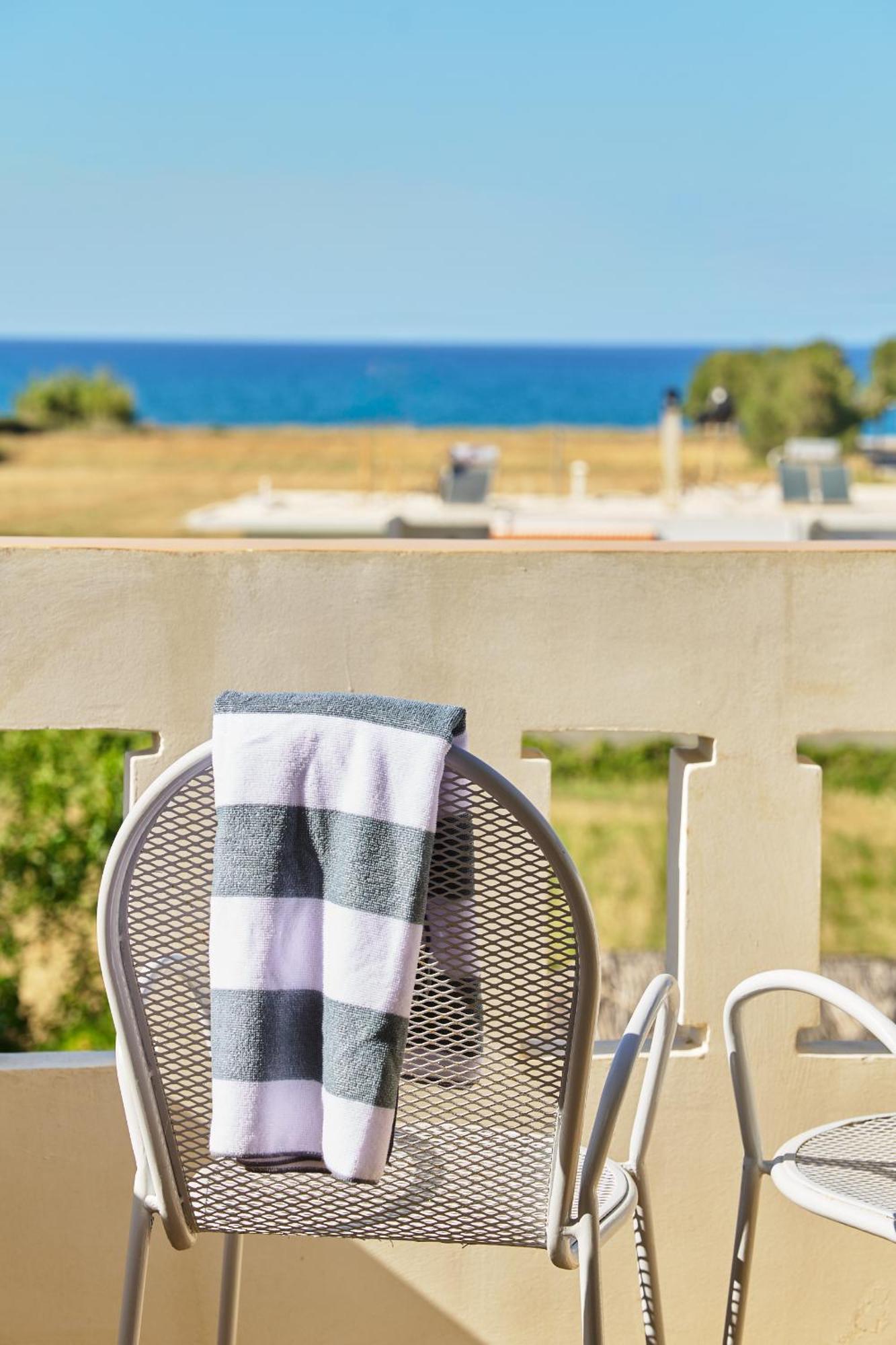 Villa Gereoudis Seaview Apartments-Pool & Bar Колимвари Екстериор снимка
