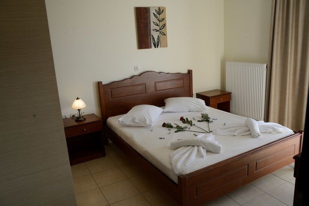 Villa Gereoudis Seaview Apartments-Pool & Bar Колимвари Екстериор снимка