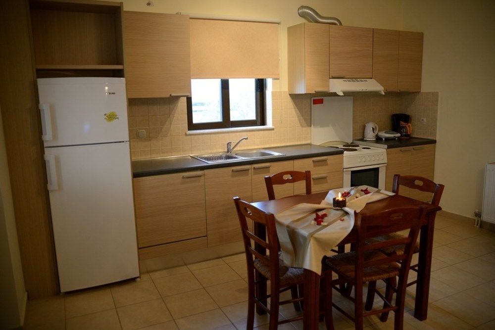 Villa Gereoudis Seaview Apartments-Pool & Bar Колимвари Екстериор снимка