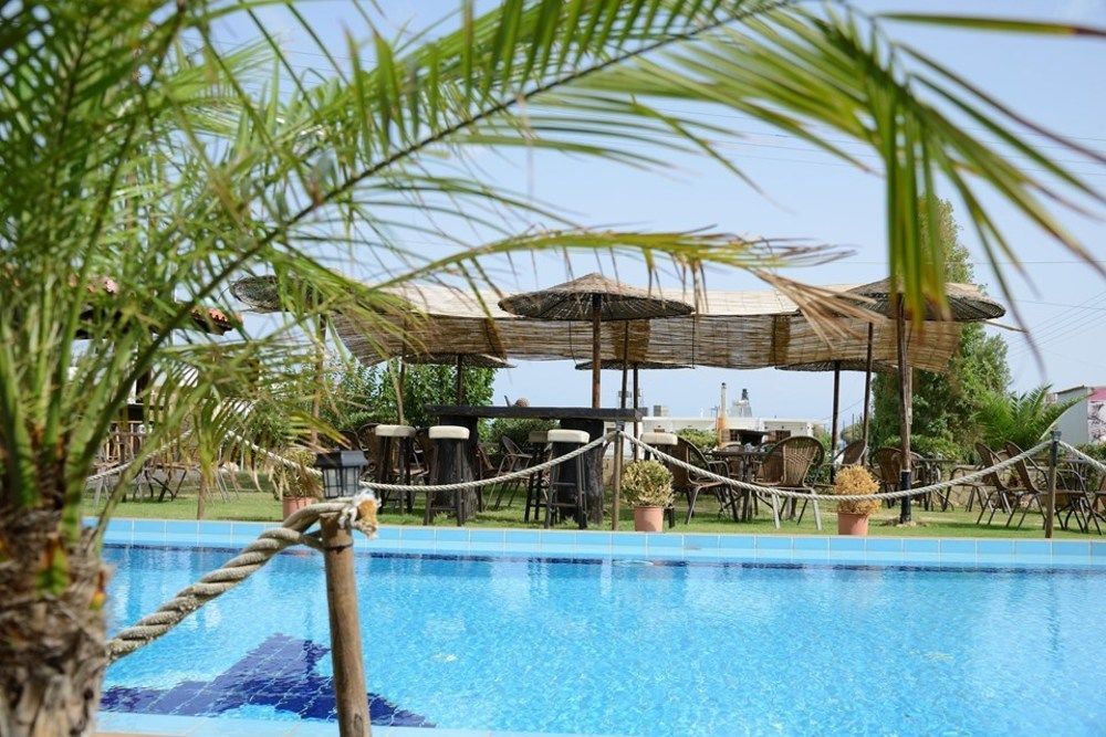 Villa Gereoudis Seaview Apartments-Pool & Bar Колимвари Екстериор снимка