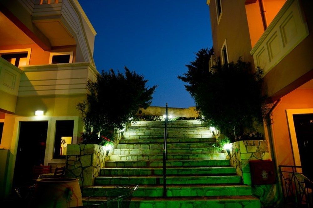 Villa Gereoudis Seaview Apartments-Pool & Bar Колимвари Екстериор снимка