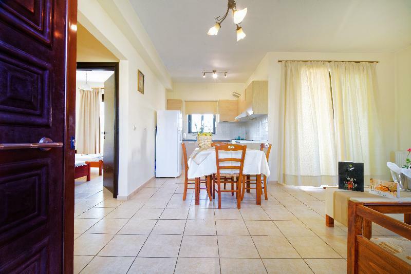 Villa Gereoudis Seaview Apartments-Pool & Bar Колимвари Екстериор снимка